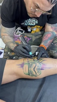 Coprendo il tatuaggio