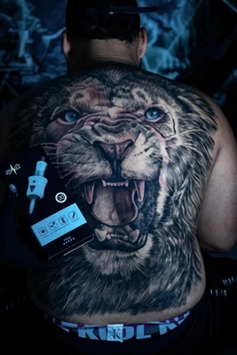 Inserisci il tatuaggio?