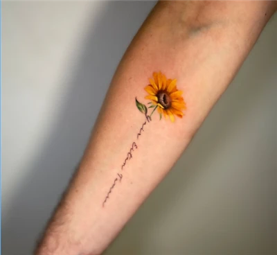 Il girasole tatuato: un'incarnazione di speranza e resilienza